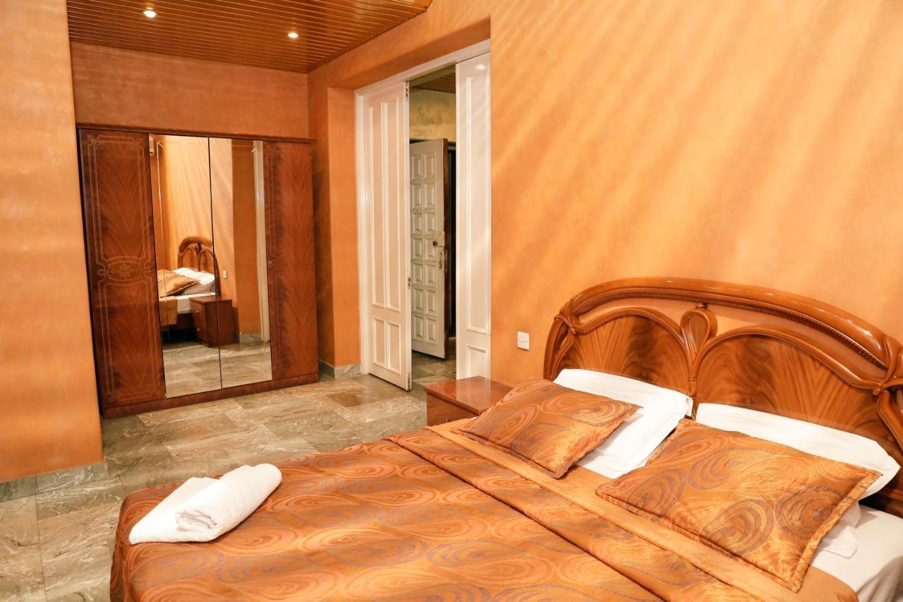Big 3 Room Apartment On Republic Square Jerevan Eksteriør billede
