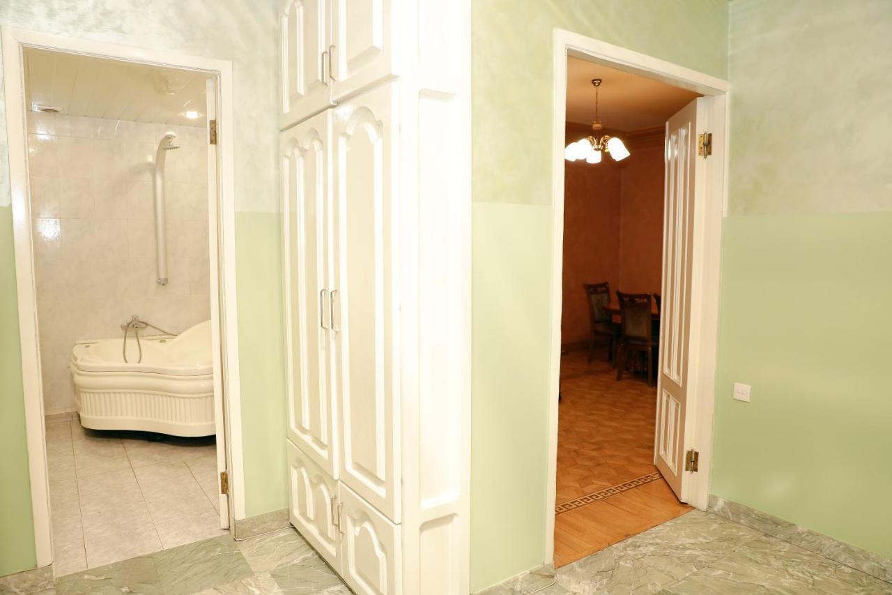 Big 3 Room Apartment On Republic Square Jerevan Eksteriør billede